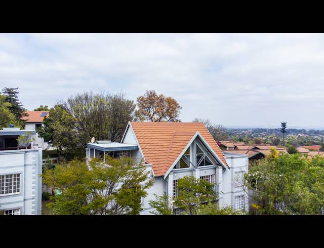 2 BEDROOM APARTMENT FOR SALE IN RIETVALLEIRAND